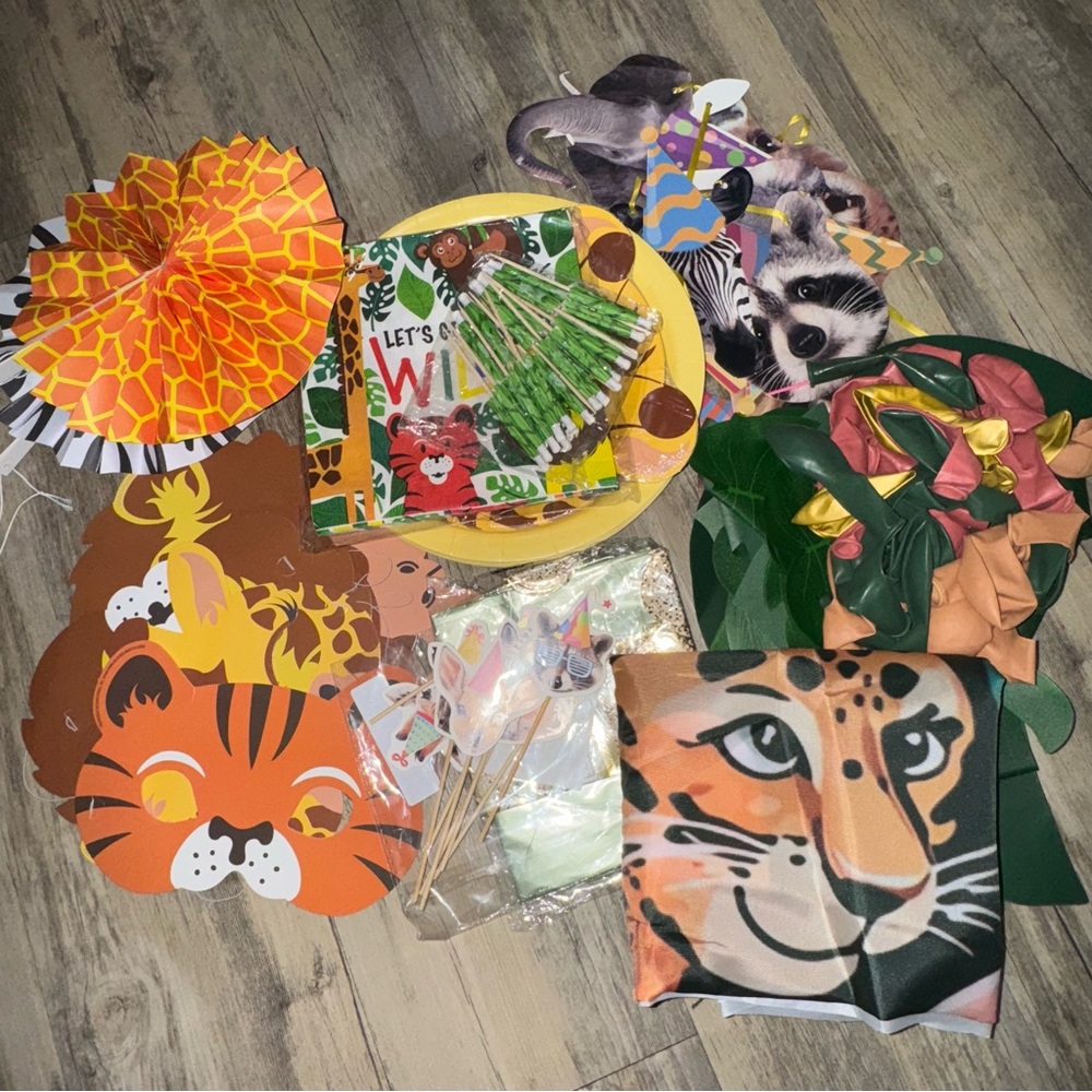 Jungle Animal Party Decorations - Picture 4 of 10
